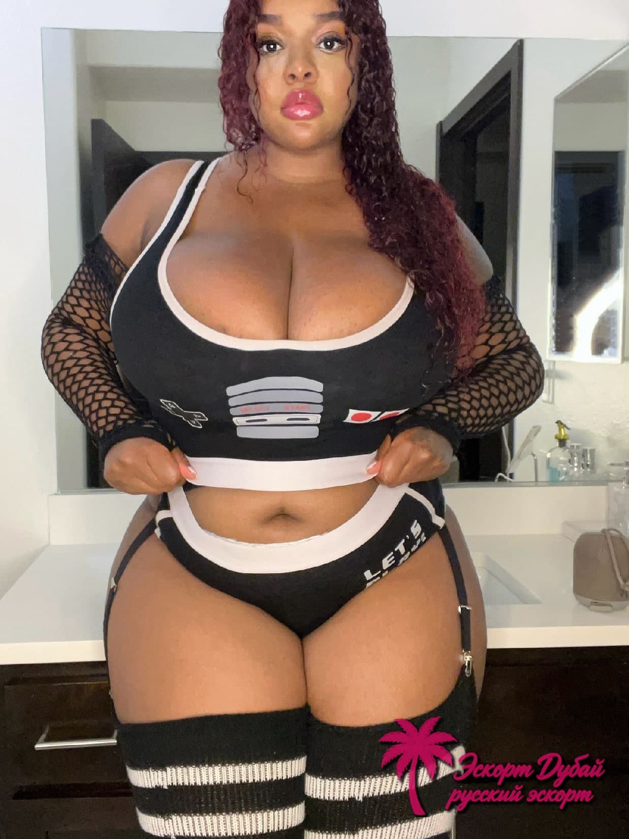 Nikitaxx Ebony, 25 лет — фото 1 из 7: рост 174 см, чёрные волосы, пышные формы