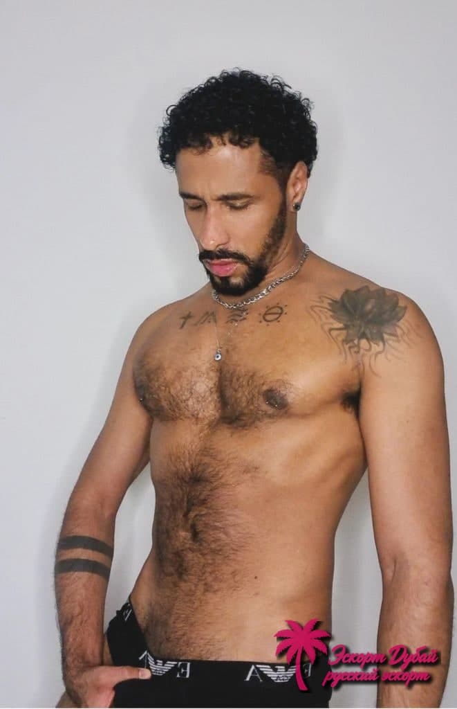 фото 4 из 6: Allanlondon, 35 лет, карие глаза, рост 188 см, чёрные волосы