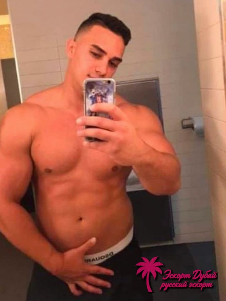 фото 2 из 5: Belamimiguelporn, 27 лет, карие глаза, рост 183 см, чёрные волосы
