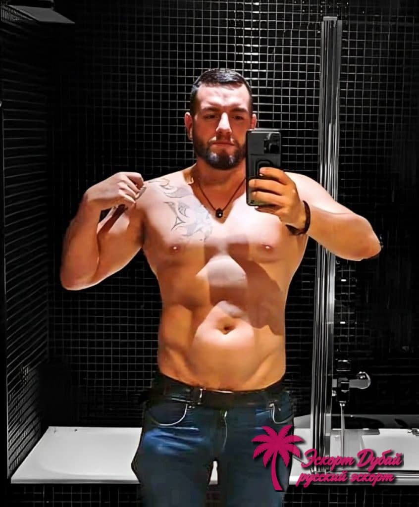 фото 1 из 4: Hector_xxl, 29 лет, чёрные волосы, плотное телосложение, европеец