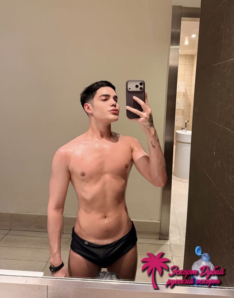 Kadu_twink, 20 лет — фото 1 из 10: стройное телосложение, латиноамериканец, карие глаза