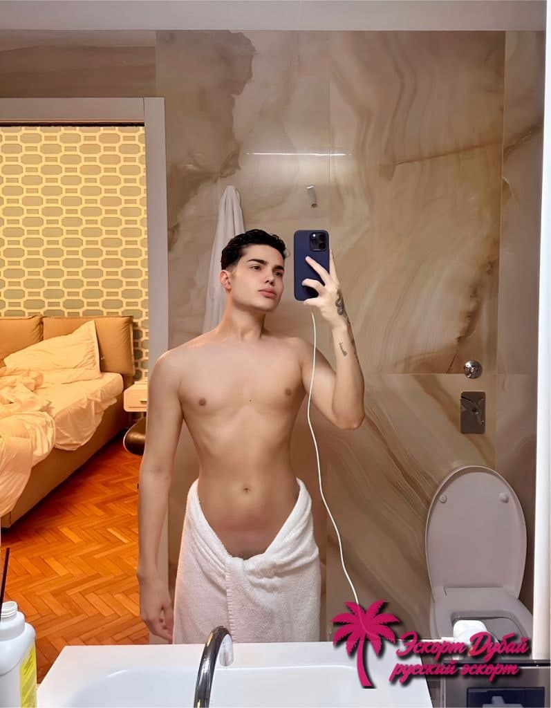 Kadu_twink, 20 лет — фото 6 из 6: стройное телосложение, латиноамериканец, карие глаза