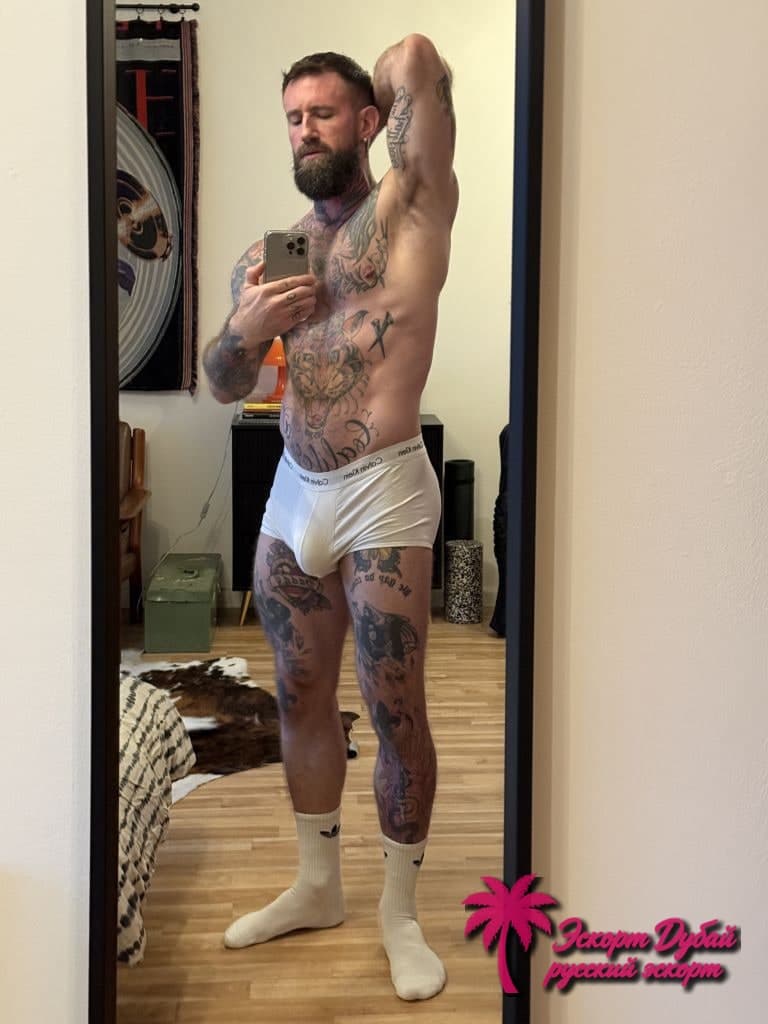 Troydanielsxxx, 36 лет — фото 6 из 6: европеец, голубые глаза, рост 185 см