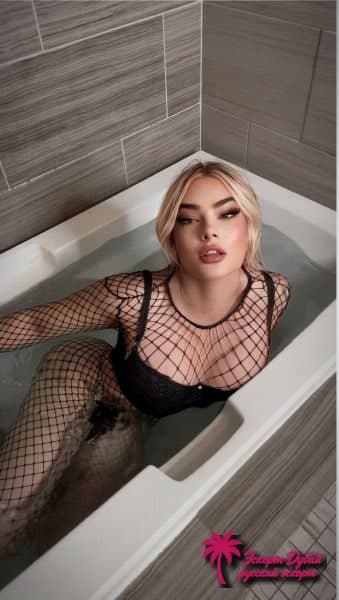 фото 2 из 10: Angelinecaliente, 25 лет, пышные формы, латиноамериканка, чёрные глаза