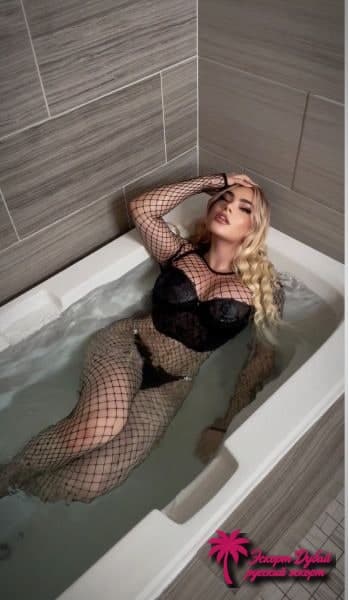 фото 3 из 10: Angelinecaliente, 25 лет, латиноамериканка, чёрные глаза, рост 176 см