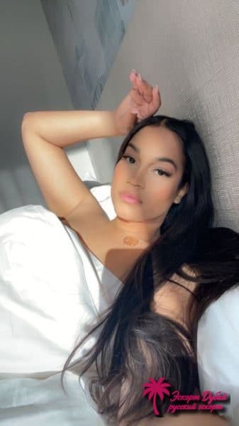 Seductivekylie, 27 лет — фото 4 из 10: спортивное телосложение, латиноамериканка, карие глаза