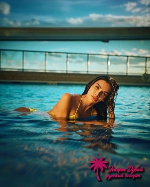 фото 4 из 10: Yourtsashley, 27 лет, чёрные волосы, спортивное телосложение, латиноамериканка