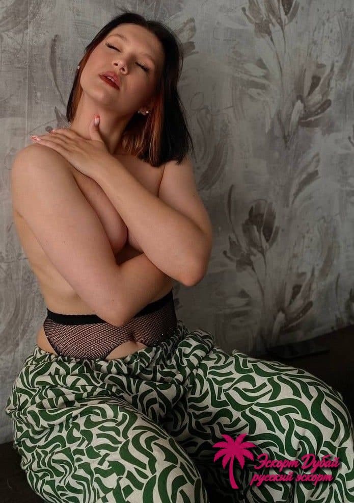 Амалия, 19 лет — фото 3 из 10: спортивное телосложение, русская, зелёные глаза